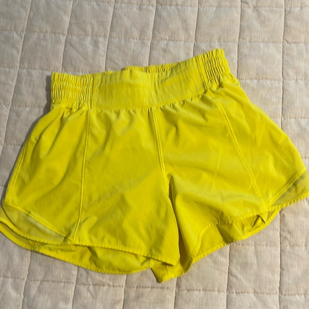 Lululemon Hottie Hot 4” lined running short size 6 in sonic yellow
